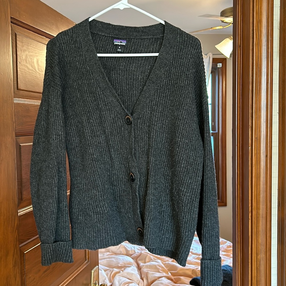 Patagonia cardigan. Medium.